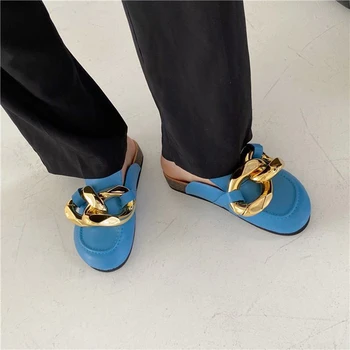 Yeni Marka Kadın Terlik Büyük Altın Zincir Dekor Katır Ayakkabı Üzerinde Kayma Düz Topuk Tembel makosen ayakkabı Rahat Kadın Açık Slaytlar Flip F