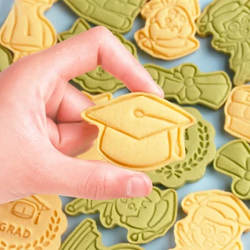 8 Adet / takım Mezuniyet Serisi Karikatür Bisküvi DIY kurabiye kalıbı Kesici 3D Bisküvi Pişirme Kalıp Plastik Dekorasyon mutfak gereçleri 1