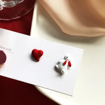 Sevimli Kırmızı Aşk Tavşan Kore klip Küpe Asimetrik Karikatür Küpe moda takı