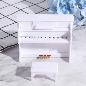 1 takım Mini 1:12 Ölçekli Ahşap Kuyruklu Piyano Dışkı Modeli Dollhouse Minyatür Beyaz Zarif Dollhouse Oyun Oyuncak Aksesuarları