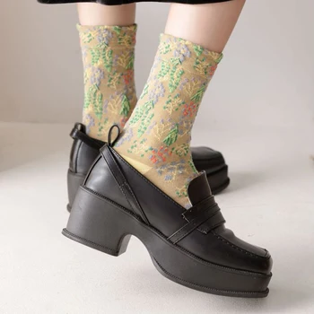 Işlemeli Çiçek Baskı Kadın Çorap Vintage Kız Tarzı Uzun Kış Çorap Kawaii Kore Moda Estetik Rahat Sokken