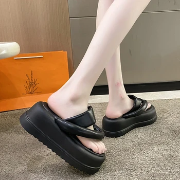 Yeni Yaz Deri Terlik kadın Dış Tıknaz Sandalet 2022 Moda 7.5 CM Takozlar platform ayakkabılar Kadın Flats Plaj Flip Flop 1