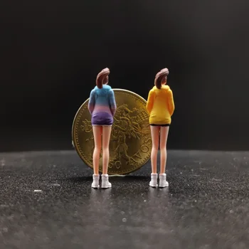 1: 64 Ölçekli Rakamlar Bir Kız At Kuyruğu Modeli Dioramalar Diecast Minyatür Koleksiyon 4