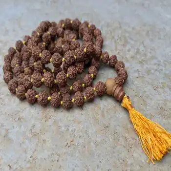 8mm Doğal kahverengi yuvarlak Nepal Rudraksha 108 düğüm kolye Tüm Azizler Günü Meditasyon Karanlık Madde Şükran Günü Parlayan