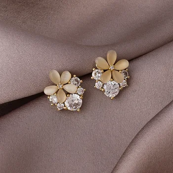 2021 Yeni Varış Moda Basit Opal Beş Yapraklı Çiçek Dangle Küpe Kadınlar İçin Moda Zarif Kristal takı Hediyeler