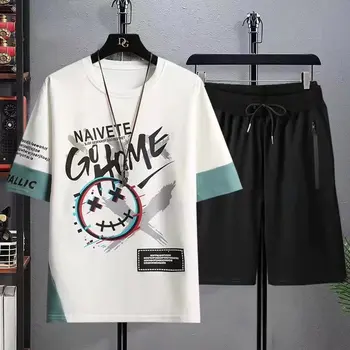 2022 Yaz Erkek Rahat Spor Setleri Yuvarlak Boyun Gülen Grafik T-shirt Şort Katı 2 Parça Takım Elbise Yeni Moda Hip Hop Erkek Giysileri 1