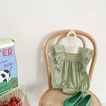 2022 Yaz out işlemeli elbise bebek üçgen emekleme giysileri Uçan kollu Avokado yeşil romper Bebek yaz bebek giysileri 2