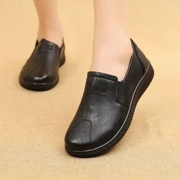 Moda Slip-on Dikiş Ayakkabı Kadın düz ayakkabı 2022 Bahar Yumuşak Kama Kürk deri makosenler Rahat Anne Daireler Boyutu 9 Kahverengi 0