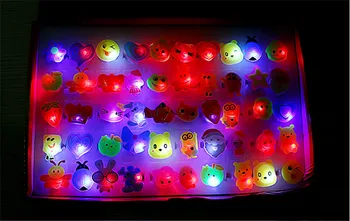 Rastgele 10 adet/grup Sevimli Çocuk Çocuk led ışık Up Yanıp Sönen Parmak Yüzük Glow Parti Iyilik