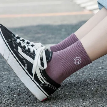 Gülen Yüz Harajuku Kadın Çorap Kawaii Sevimli Komik Pamuk Çorap Unisex Mutlu Casual Streetwear Kış sıcak Calcetines Mujer 4