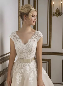 YunShang Zarif Kısa düğün elbisesi 2022 Yay Kemer İle Çay Boyu Cap Sleeve V Yaka Dantel Aplikler A-Line Tül gelin kıyafeti