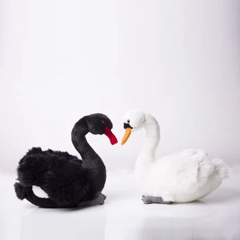 Gerçekçi Siyah Beyaz Kuğu Bebek Simülasyon Kuğu Dolması Bebekler Sevimli Hayvan Peluş Çocuk Oyuncakları Ev Dekor Süsler Fotoğraf Sahne 2