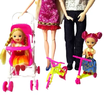 Moda Bebek Kız Oyuncak Aile 4 Kişi Bebek Takım Elbise 1 Anne/1 Baba/2 Küçük Kelly Kız/1 scooter/1 Bebek Arabası barbie Hediye