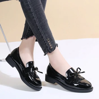 Kadın Flats ilkbahar yaz ayakkabı kadın sandalias2022 slaytlar ayakkabı tasarımcısı Loafer'lar Patent Deri Düşük Topuklu Oxford spor ayakkabı 4