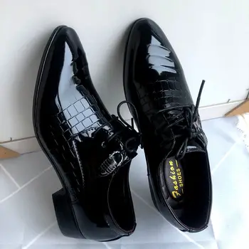 Iş Resmi deri ayakkabı İngiliz Sivri Burun Patent Deri Parlak Deri erkek ayakkabısı Moda Düşük üst Düz Renk Dantel-up 0