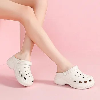 Delik ayakkabı kadın yaz giyim kaymaz kalın tabanlı iki aşınma Baotou plaj sandaletleri açık terlik bayanlar 2