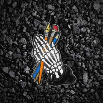 Gotik Ölüm Eller Fırçalar ile Sert Emaye Pin İskelet El Metal Broş Aksesuarları Benzersiz Sanatçı Dua Kafatası Rozeti Takı
