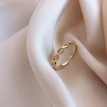2020 Moda Altın Renk Büküm Klasik Kübik Zirkonya Düğün Nişan Yüzüğü Kadın Kızlar için Kristaller Yüzükler Femme Takı