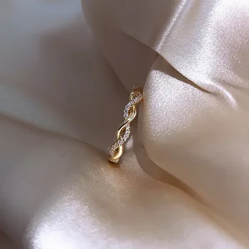 2020 Moda Altın Renk Büküm Klasik Kübik Zirkonya Düğün Nişan Yüzüğü Kadın Kızlar için Kristaller Yüzükler Femme Takı 1