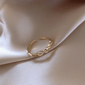 2020 Moda Altın Renk Büküm Klasik Kübik Zirkonya Düğün Nişan Yüzüğü Kadın Kızlar için Kristaller Yüzükler Femme Takı 2