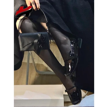 2022 Kadın düz ayakkabı Siyah deri ayakkabı Çiçek Mary Jane Ayakkabı Kare Ayak Kare Topuk Bahar Sonbahar 2