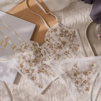 Yeni İşlemeli Dantel Çiçekler Fransız İç Çamaşırı Seksi Shapewear Push Up iç çamaşırı seti Romantik Beyaz İç Çamaşırı sütyen ve külot seti 0