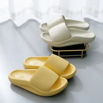 2022 Yaz Bulut Yastık Slaytlar Sandalet Ev Kadın Platformu Spa Duş Ayakkabı Erkekler Yumuşak Renkli Taban Kapalı Ev Sevimli Terlik 1