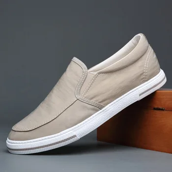 Yeni erkek vulkanize ayakkabı Slip-on makosen ayakkabı Nefes Kore Tarzı Sneakers Flats Moda Erkekler Rahat kanvas ayakkabılar