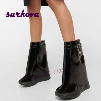 Siyah Asma Kilit Orta Buzağı Çizmeler Yuvarlak Ayak Takozlar Yan Fermuar Patent Deri Katı Rahat Kış bayan Botları 2023 Yeni tasarım ayakkabı