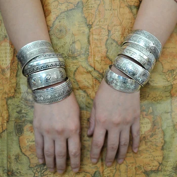 Vintage Oyma Manşet Bilezik Moda Tibet Gümüş Kaplama Fil Baykuş Çan Charms Boncuklu Bilezik Hint Takı Kadın Hediyeler 4