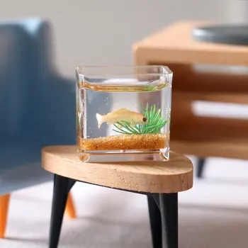 1 ADET Mini Balık Tankı 1: 12 Ölçekli Minyatür Akvaryum Modeli Dollhouse mobilya süsü Peri Manzara masa süsü Rastgele Renk 2