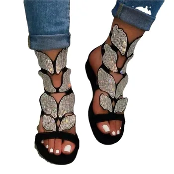 Yaz kadın Düşük topuklu hafif İçi Boş Sandalet yapay elmas kelebek Sandalet Moda Sandalet Kadın Düz Kadın 2022 Yeni