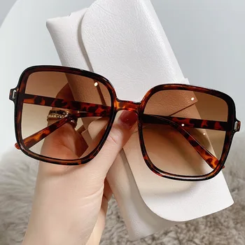 Retro Kare Güneş Gözlüğü Kadın Vintage Degrade güneş gözlüğü Moda Tasarımcısı Kadın Şeffaf Lens Beyaz Oculos De Sol 2022 1