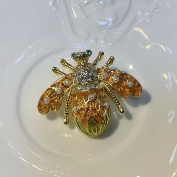 Retro Saray Ceket Arı Mücevher Pin Broş Zarif Yuvarlak Lüks Bitki Hayvan Broş Kadın Aksesuarları
