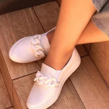 Artı Boyutu Zincir beyaz ayakkabı Kadın Düz PU deri makosenler 2022 Yeni Bayanlar Tasarımcı Kore Spor Ayakkabı Rahat spor ayakkabı Tenis 2