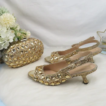 BaoYaFang Şampanya Altın Kristal Parti Sandalet Çanta gelin ayakkabıları düğün Burnu açık kadın Moda Garip Topuk Moda Sandalet