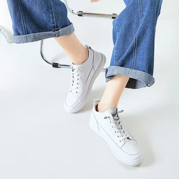 Yüksek kalite hakiki Deri Kadın düz ayakkabı 2022 Sonbahar Rahat Yuvarlak Ayak Dantel-Up Bayanlar Özlü Kaymaz Beyaz Daireler El Yapımı