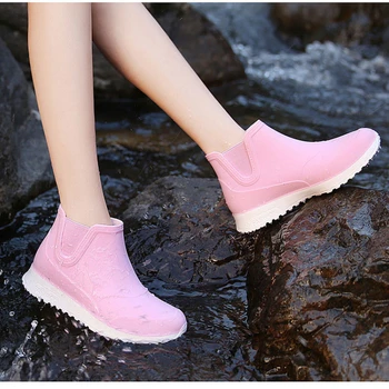 Kadın Kauçuk PVC Rainboots Erkekler Su Geçirmez İş Çizme Kadın Ayakkabı ayak Bileği yağmur çizmeleri Flats Ayakkabı Eğlence Kalın Alt Kısa Çizme