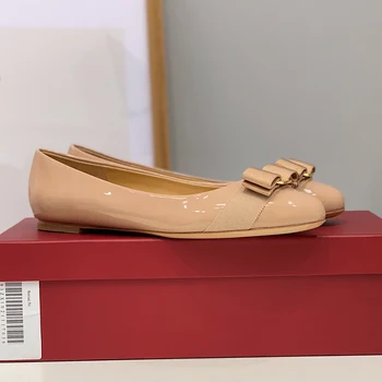 2022 İlkbahar ve Sonbahar Yeni Bale düz ayakkabı kadın Klasik Rugan Yuvarlak Ayak Ayakkabı Kelebek Düğün Ayakkabı