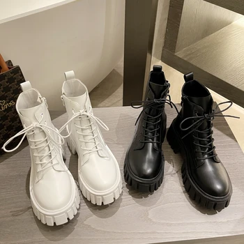 2022 Yeni Kadın Beyaz yarım çizmeler PU Deri Kalın Taban Lace Up Savaş Patik Kadın Sonbahar Kış platform ayakkabılar Kadın